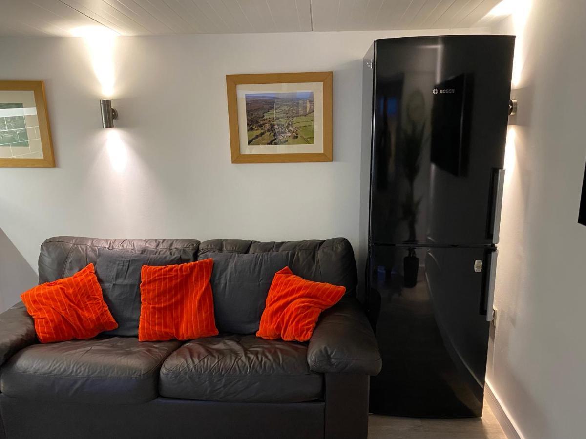 Delightful 1 Bedroom Chalet Throwleigh Exterior foto
